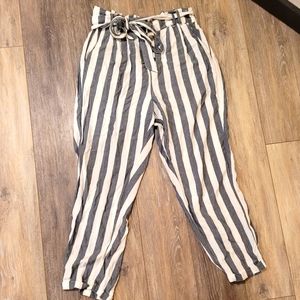 American Eagle - High Waisted Cropped Soft Pants - Size Medium